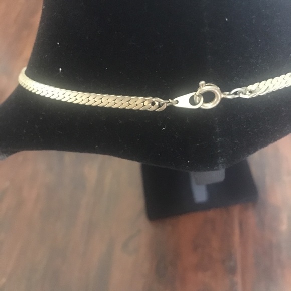 GLAM🔥Vintage Red Enamel Gold-toned Necklace - Picture 5 of 7